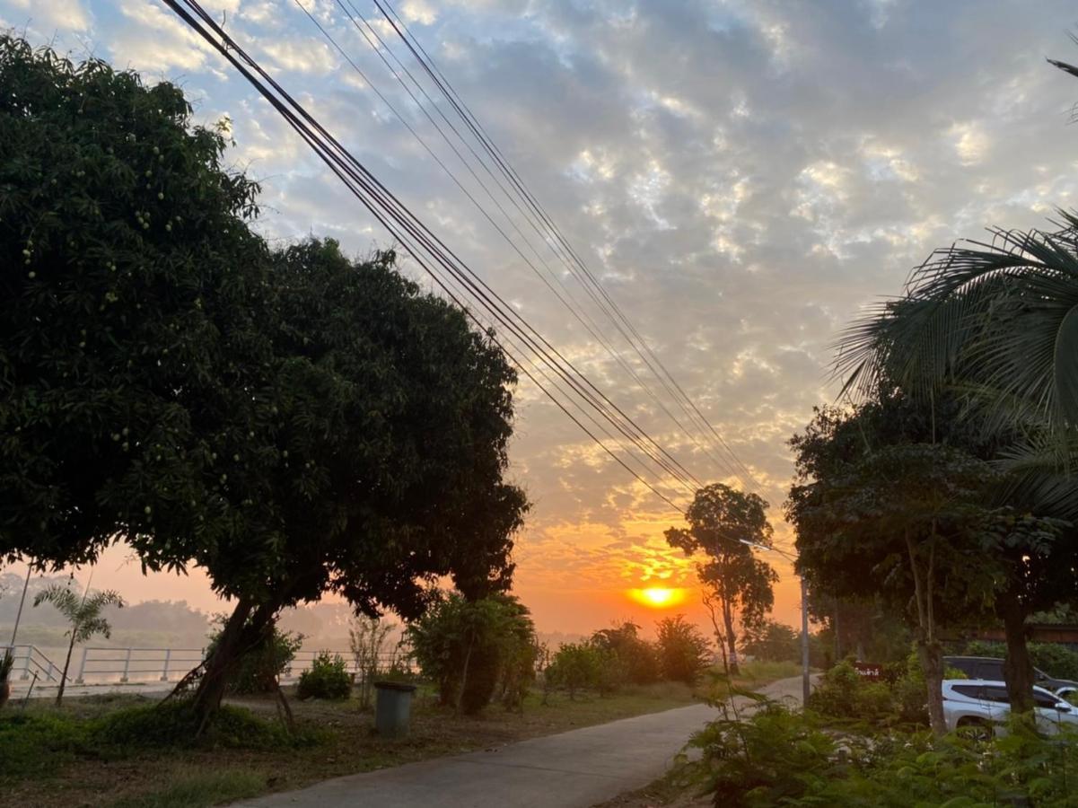 Romyen House Hotel Ban Nong Nam Khan Buitenkant foto
