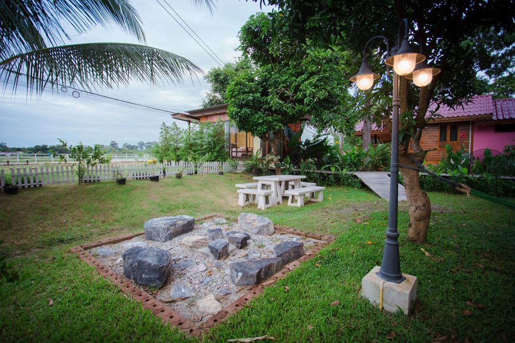Romyen House Hotel Ban Nong Nam Khan Buitenkant foto
