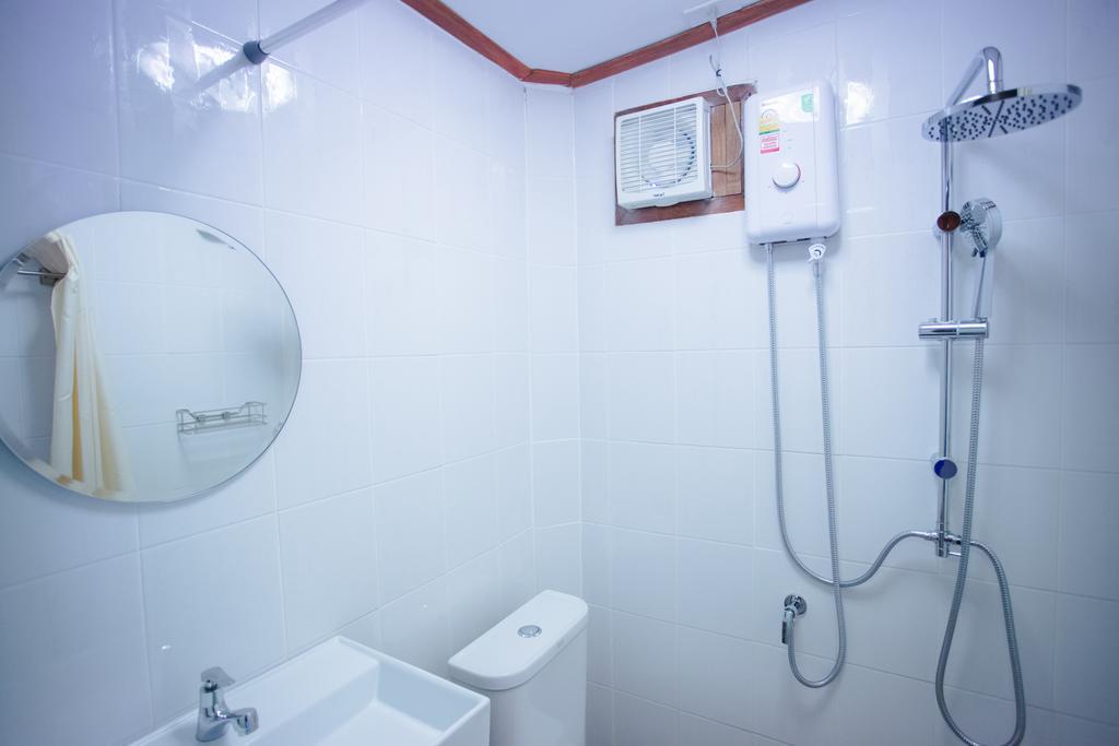 Romyen House Hotel Ban Nong Nam Khan Buitenkant foto